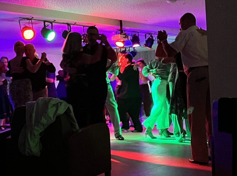 Tango i nära omfamning